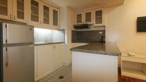 sunnette tower makati