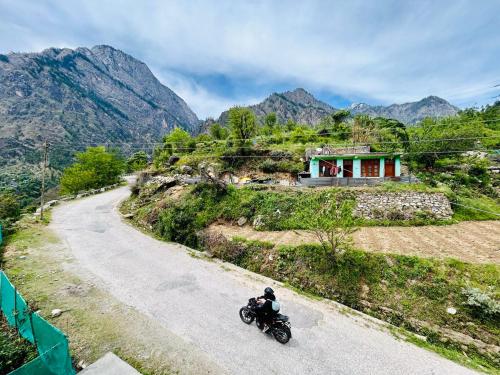 kasol hostel