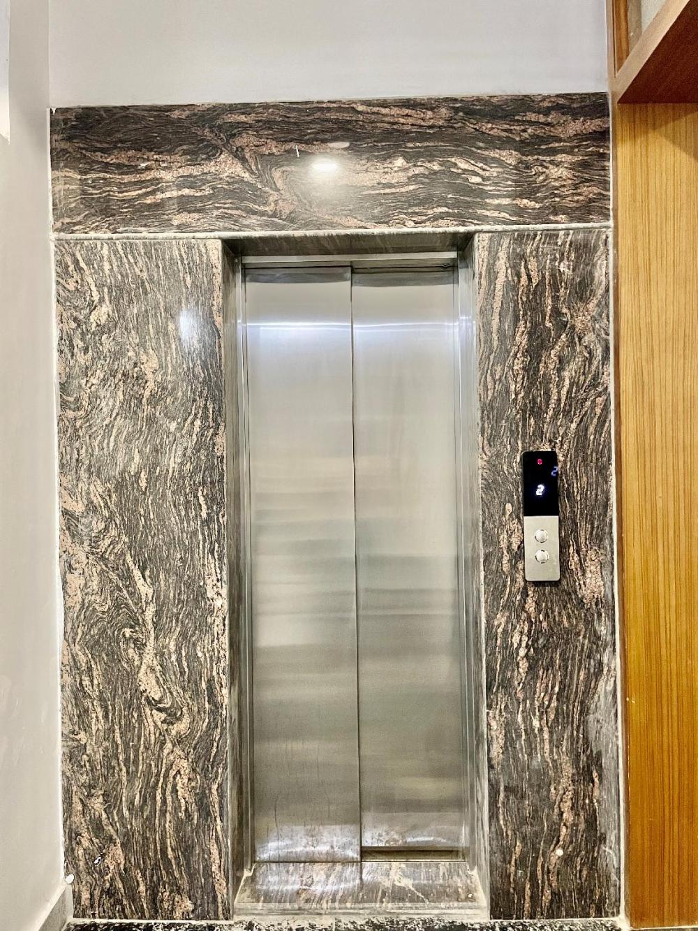 the grand suites 122