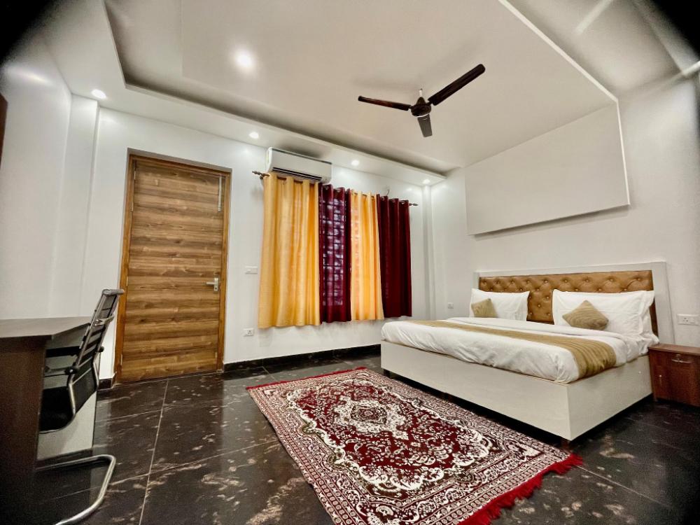 the grand suites 122