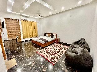 the grand suites 122