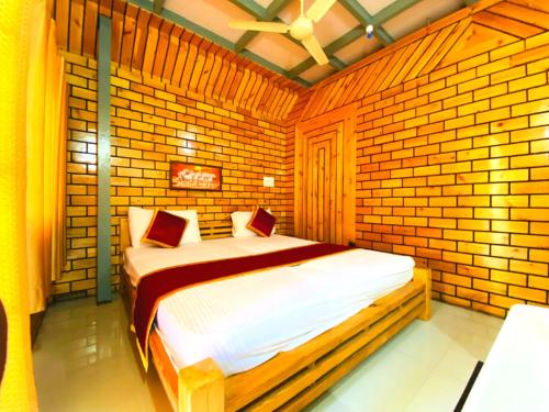 falling water resort