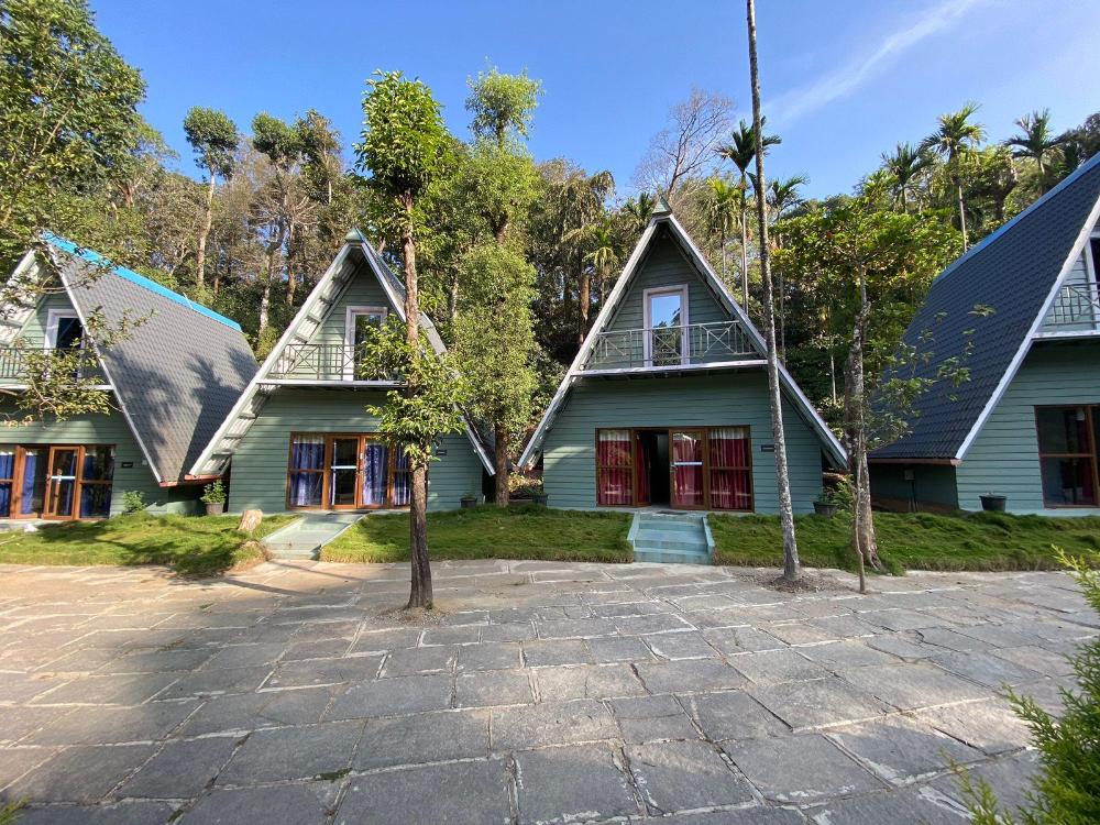 falling water resort