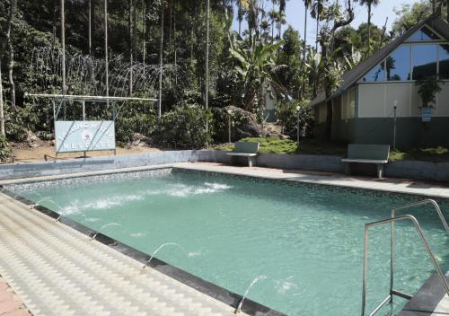 falling water resort