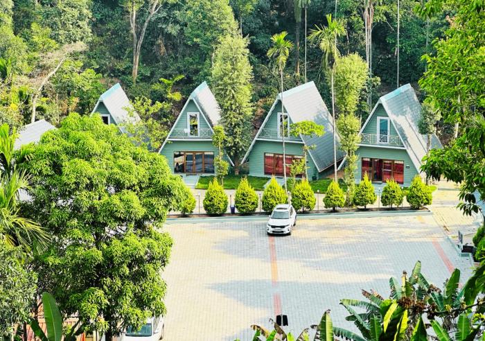 falling water resort