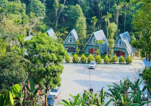 falling water resort