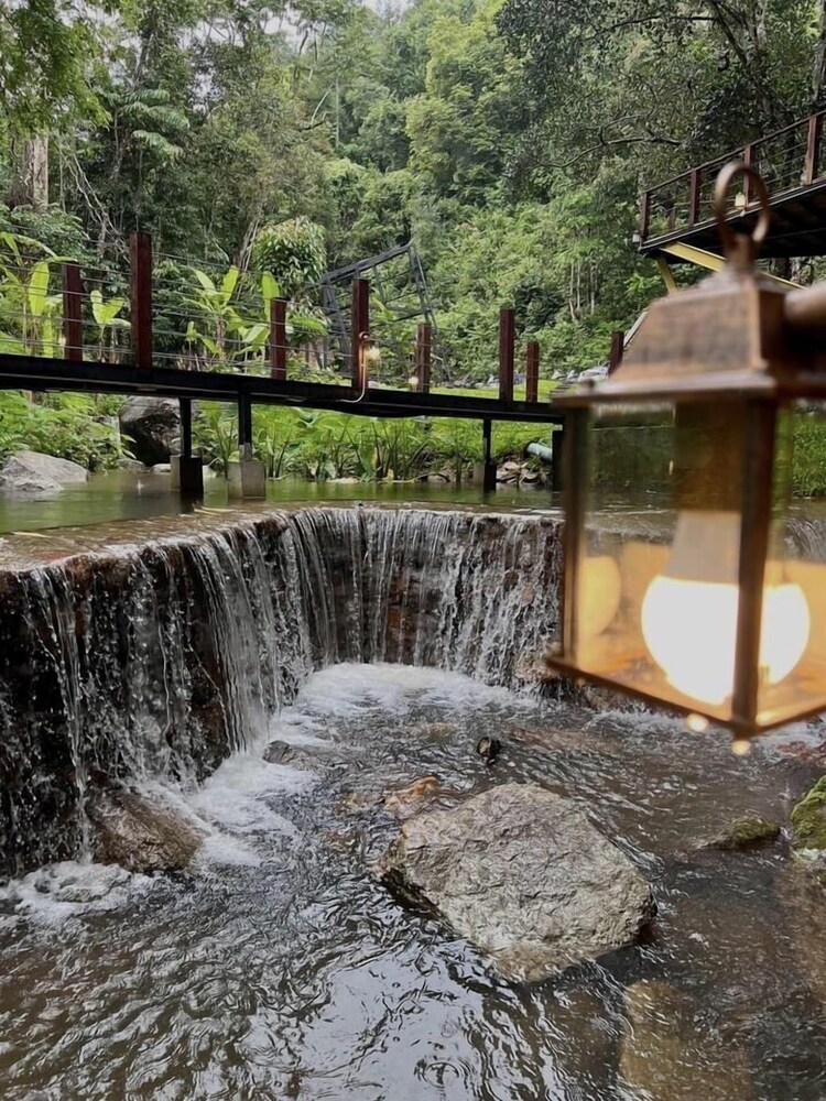 voraman cottage and cafe