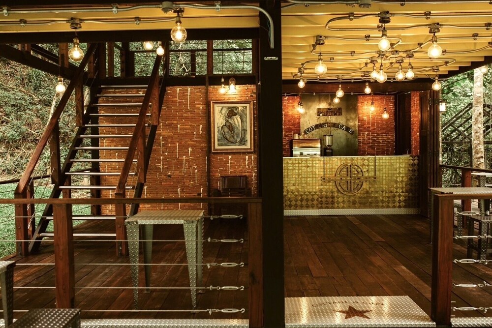 voraman cottage and cafe