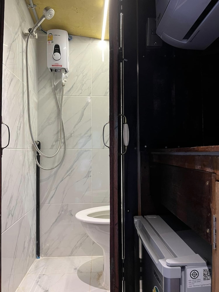 voraman cottage and cafe