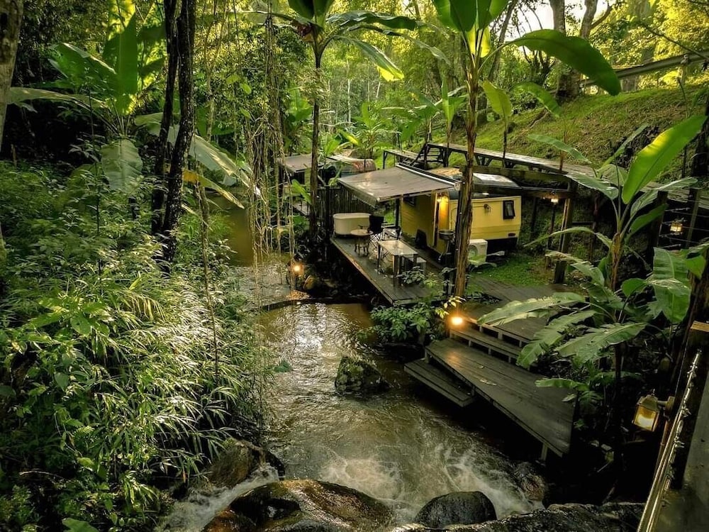 voraman cottage and cafe