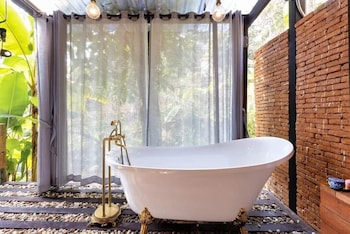 voraman cottage and cafe