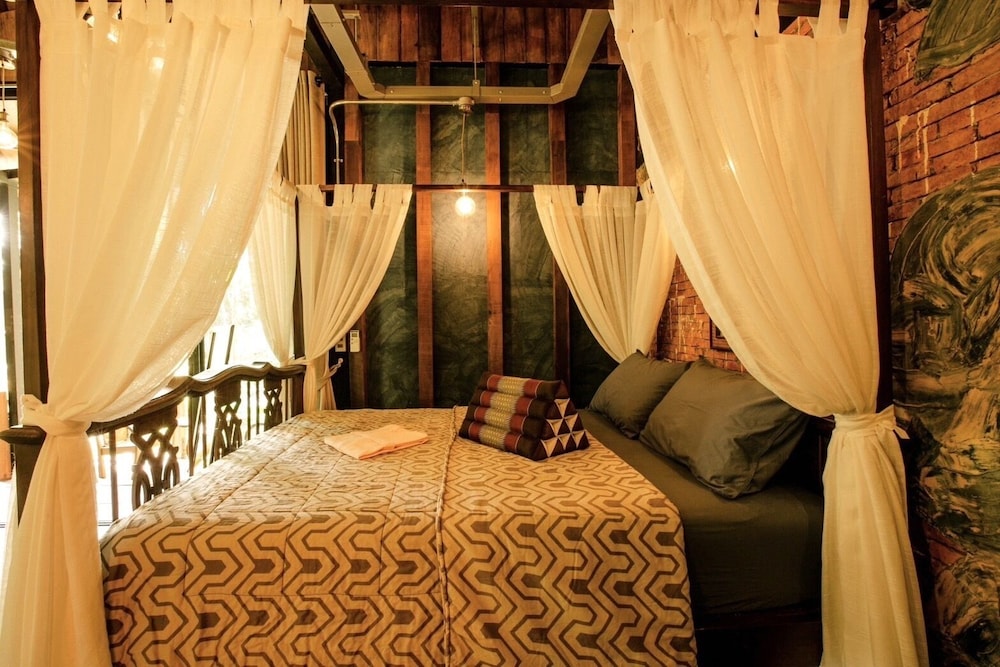 voraman cottage and cafe