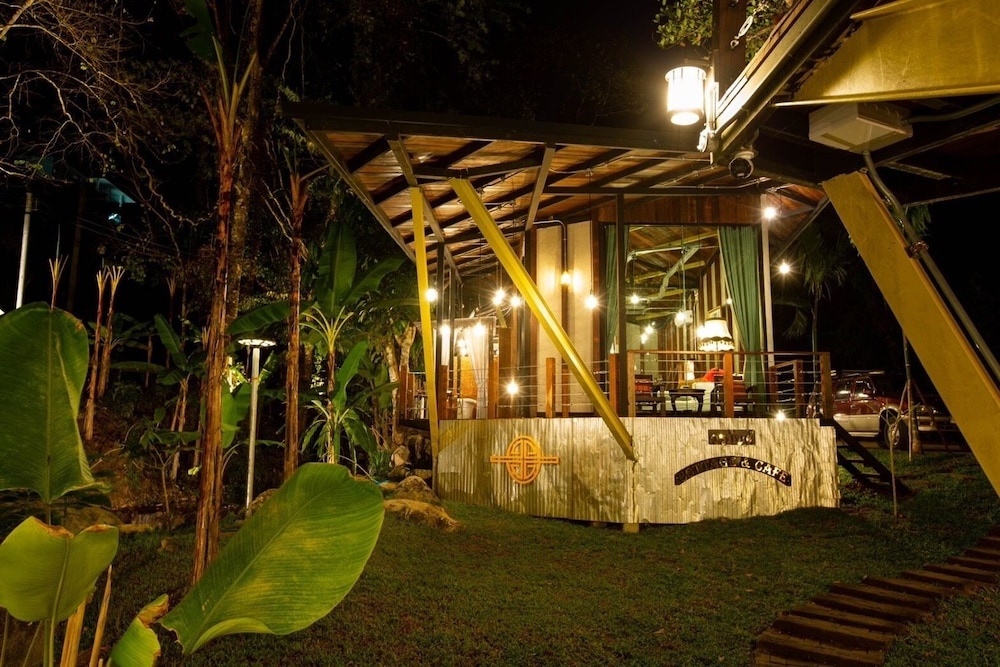 voraman cottage and cafe