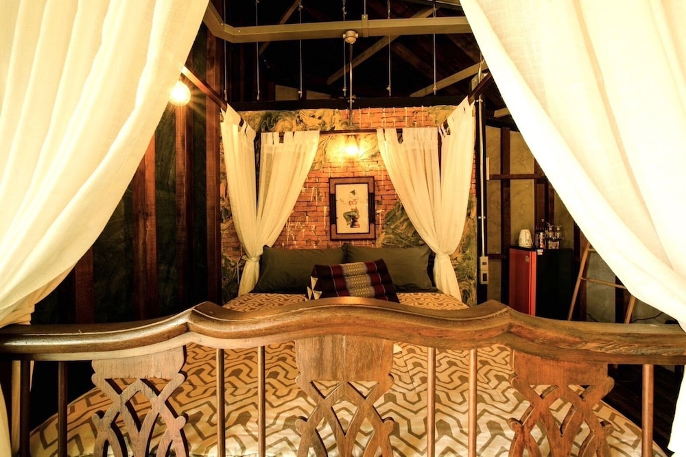 voraman cottage and cafe