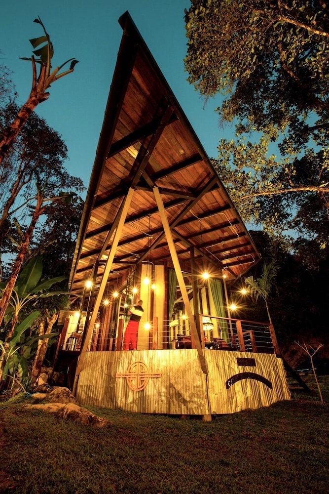 voraman cottage and cafe