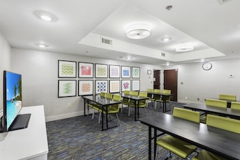 Holiday Inn Express Harlingen By Ihg,Cameron>>Brownsville,3 star