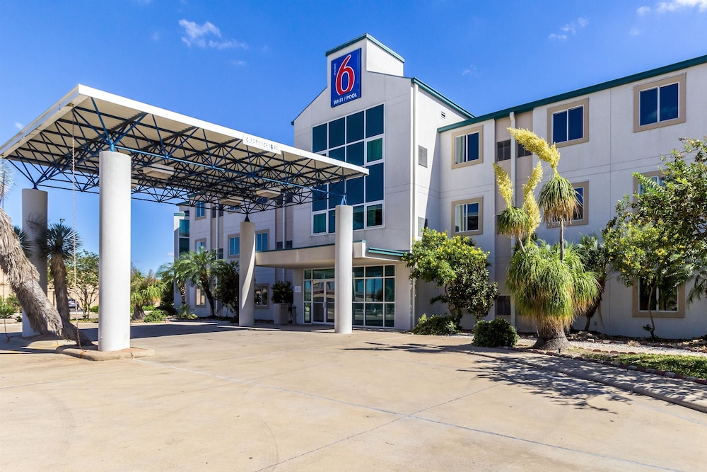 motel 6 harlingen tx