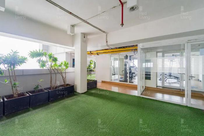 redliving apartemen grand kamala lagoon icha rooms tower barclay south with netflix