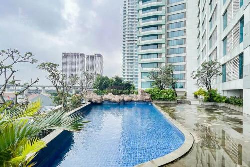 redliving apartemen grand kamala lagoon icha rooms tower barclay south with netflix