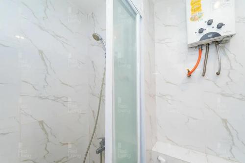 redliving apartemen grand kamala lagoon icha rooms tower barclay south with netflix