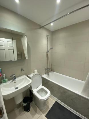 4 wharncliffe drive