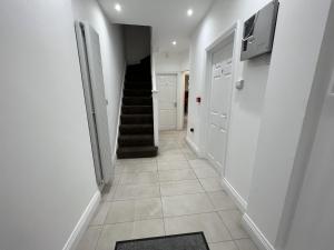 4 wharncliffe drive