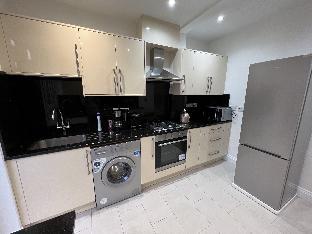 4 wharncliffe drive