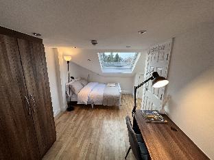 4 wharncliffe drive