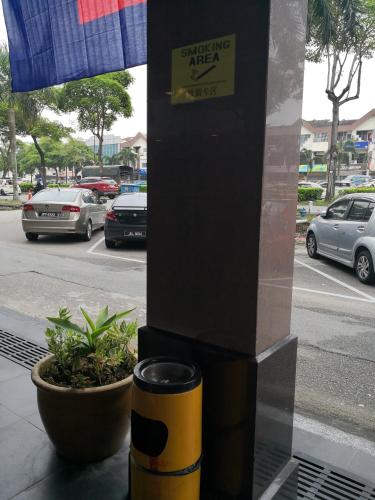 chariton hotel skudai kiri