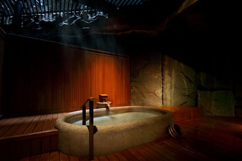 aki grand hotel and spa