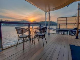 kiki beach island resort