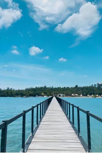 kiki beach island resort