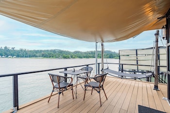 kiki beach island resort