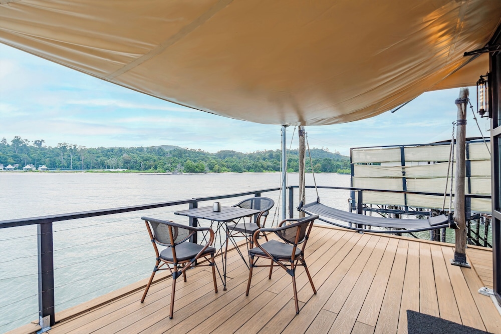 kiki beach island resort