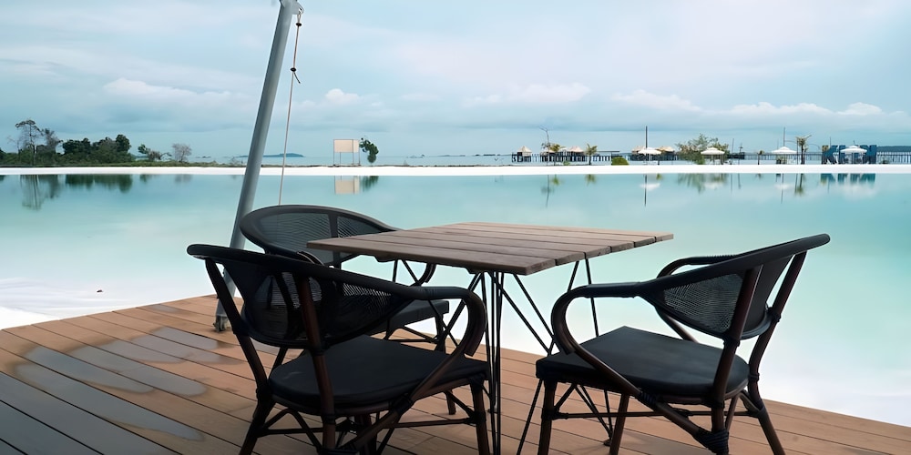 kiki beach island resort