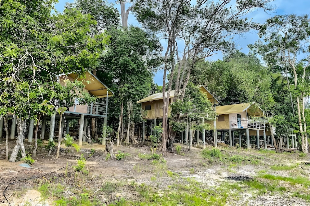 kiki beach island resort