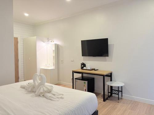 ip plus beach resort