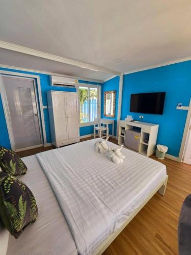 ip plus beach resort