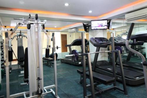 prime bgc location apartments by ph staycation