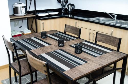 prime bgc location apartments by ph staycation