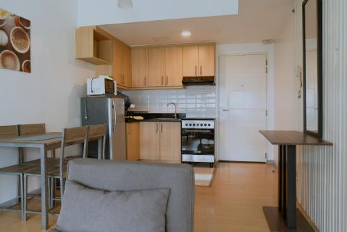 prime bgc location apartments by ph staycation