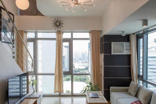 prime bgc location apartments by ph staycation