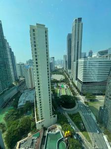 prime bgc location apartments by ph staycation