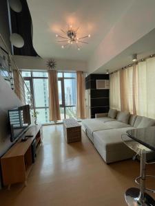 prime bgc location apartments by ph staycation