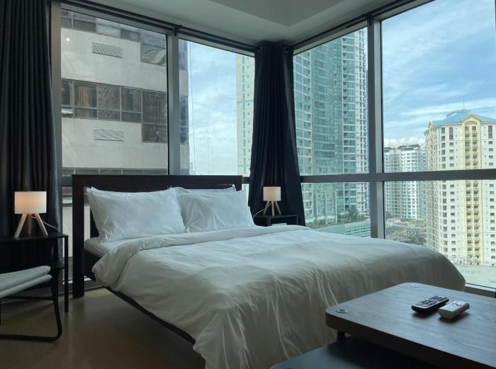 prime bgc location apartments by ph staycation