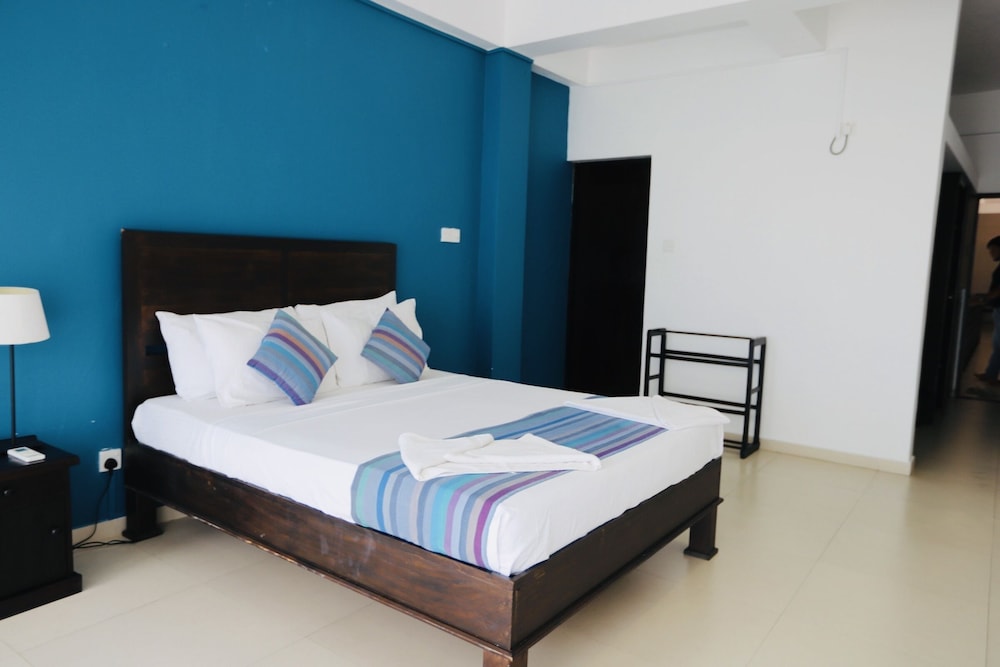 dazzle bay by twenty two