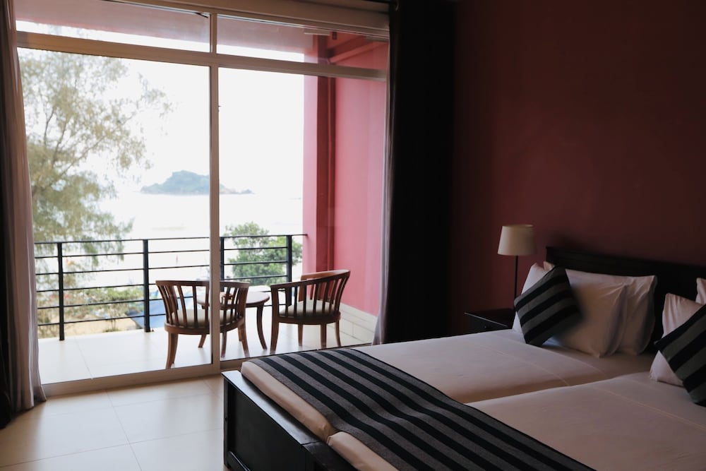 dazzle bay by twenty two