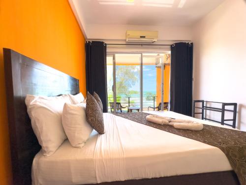 dazzle bay by twenty two