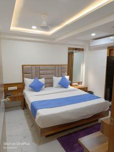 Hotel Royal Grand,India>>Ahmedabad,0 star