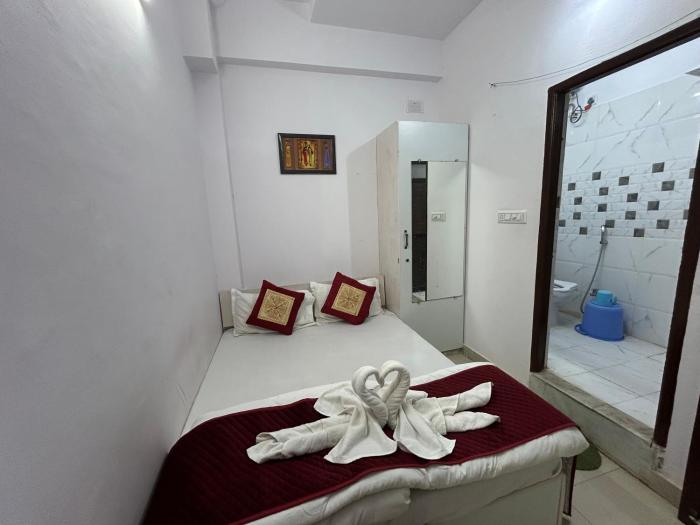 ashish guest house udaipole